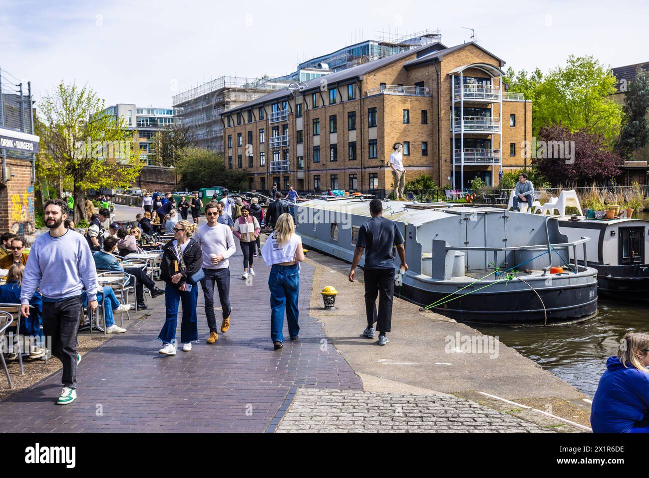London City Road Lock on the Regent's Canal Stock Photo - Alamy