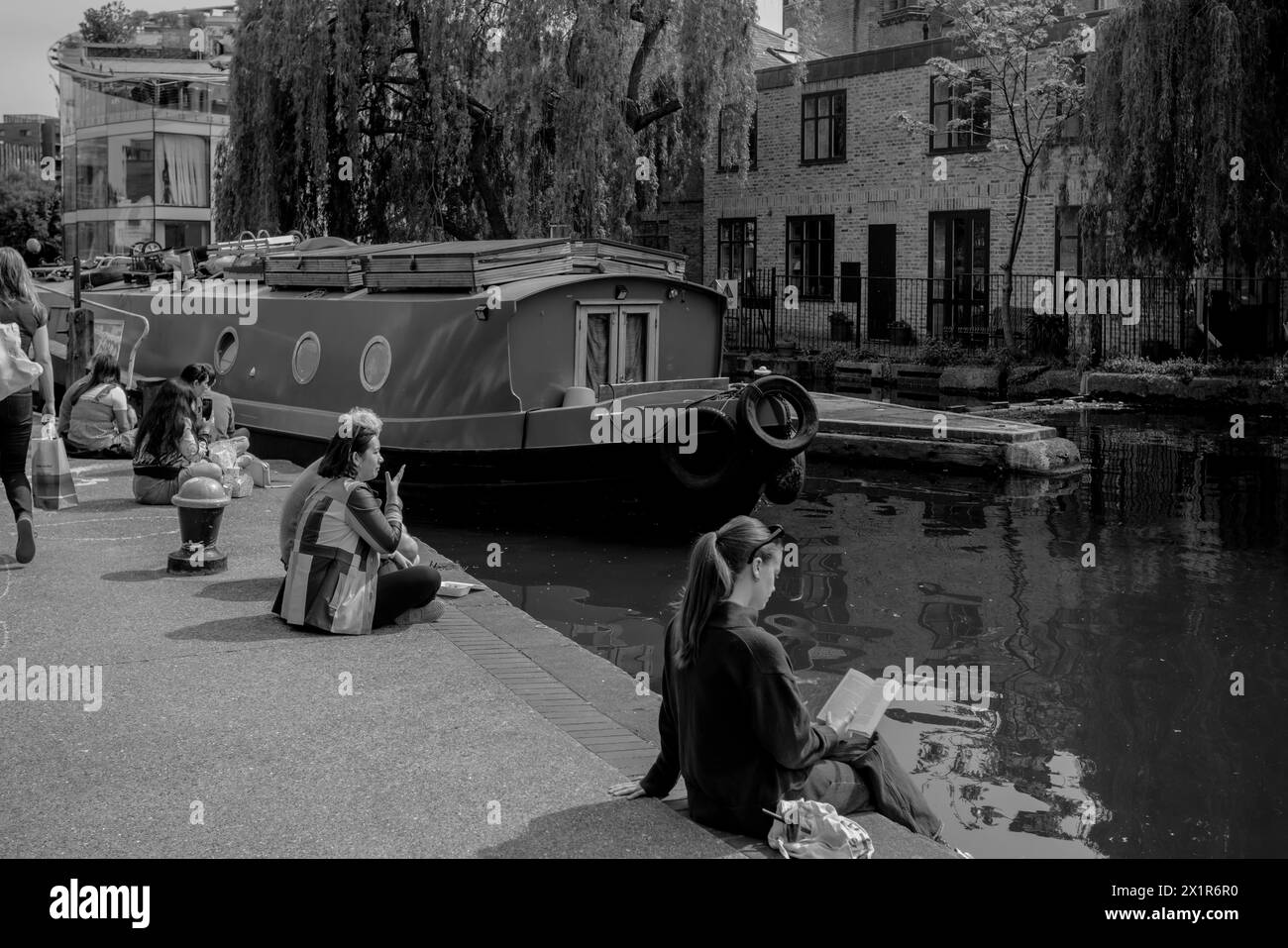 London City Road Lock on the Regent's Canal Stock Photo - Alamy
