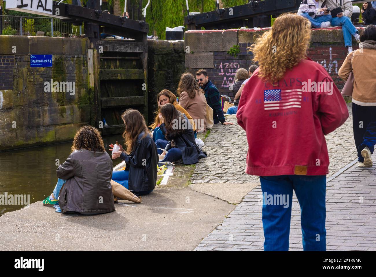 London City Road Lock on the Regent's Canal Stock Photo - Alamy