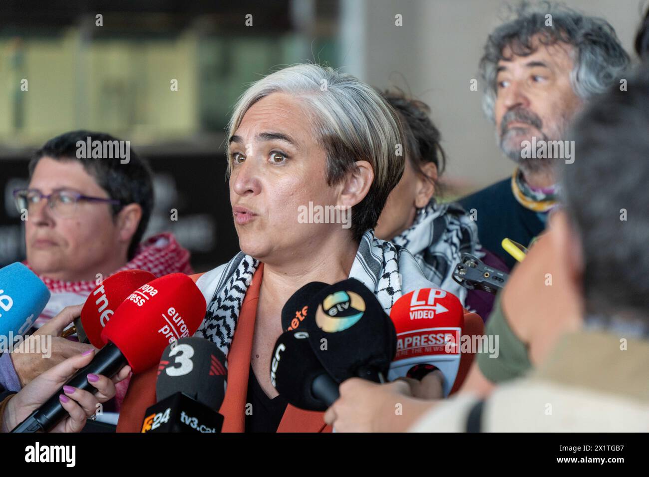 he former mayor of Barcelona, Ada Colau, and the lead candidate for Sumar in the European elections offer a press conference before taking a flight to Turkey to join the Freedom Flotilla, an initiative aimed at delivering humanitarian aid to the Gaza Strip. La exalcaldesa de Barcelona, Ada Colau, y el cabeza de lista por Sumar en las elecciones europeas ofrecen una rueda de prensa antes de tomar un avi-n hacia Turqu'a para unirse a la Flotilla por la Libertad, una iniciativa que pretende llevar ayuda humanitaria a la Franja de Gaza. in the pic:ada colau, News politics -Barcelona, Spain Th Stock Photo