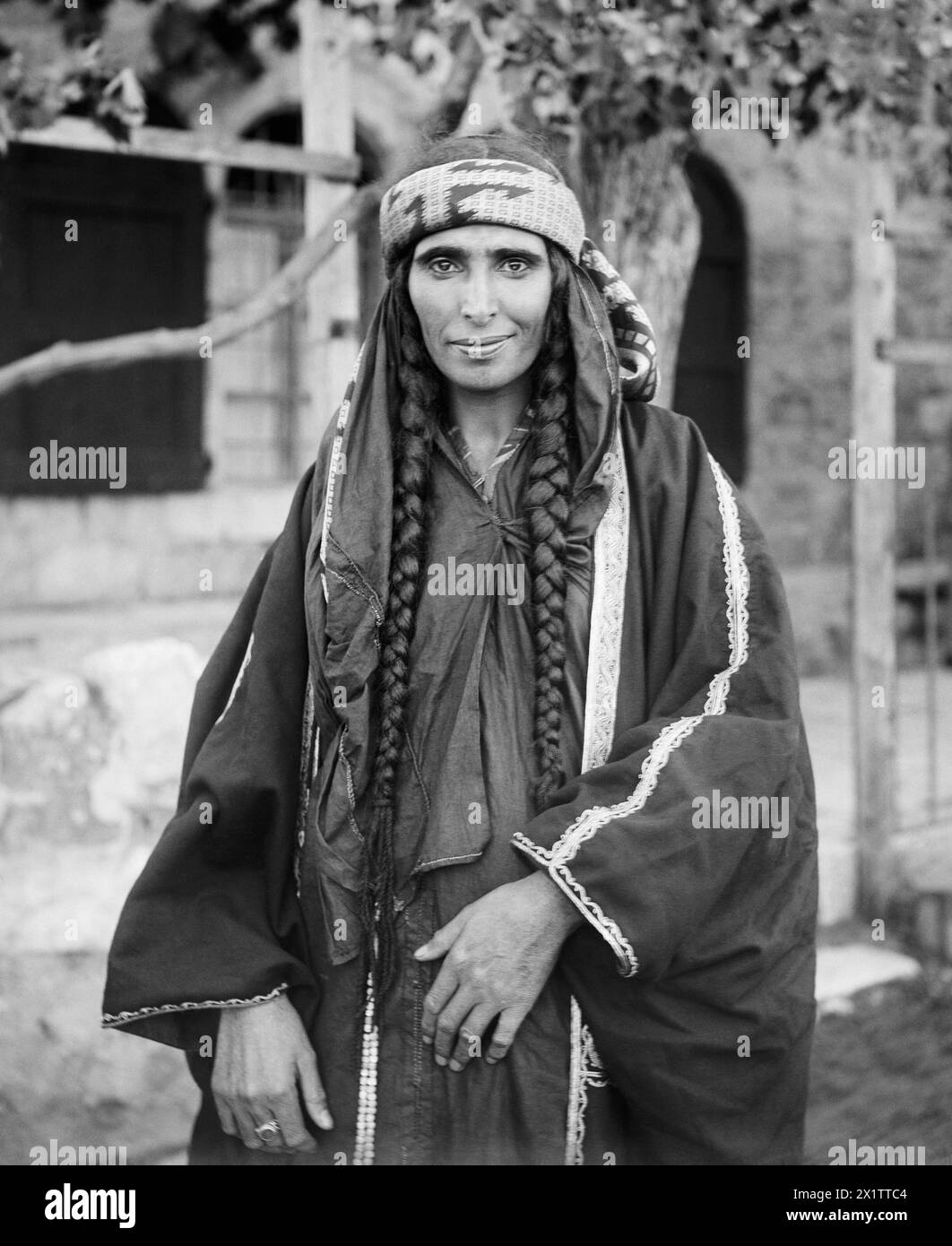 Bedouin Woman in Jerusalem - between 1898 and 1914 Stock Photo