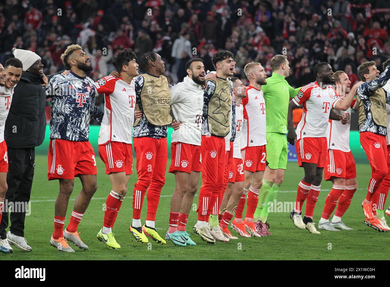  MUENCHEN, Germany, 17. APRIL 2024; 1 Manuel NEUER, 4 Matthijs de LIGT Bildidee 