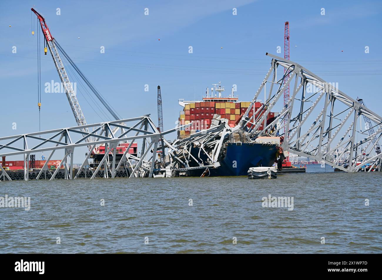 Container stack collapse ship hi-res stock photography and images - Alamy
