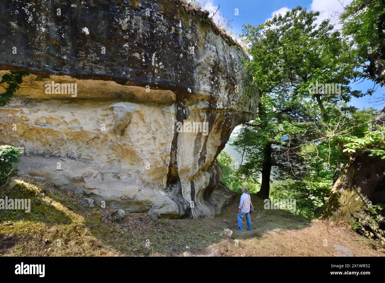 Large Boulders. Meschia. Municipality of Roccafluvione. Sibillini Mountains. Marche. Italy Stock Photo