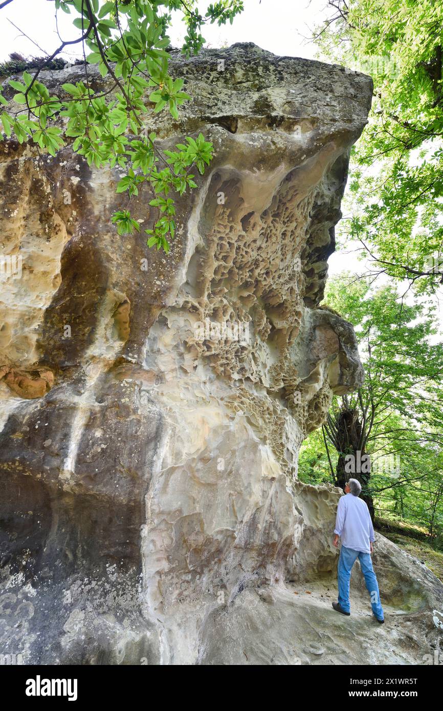 Large Boulders. Meschia. Municipality of Roccafluvione. Sibillini Mountains. Marche. Italy Stock Photo