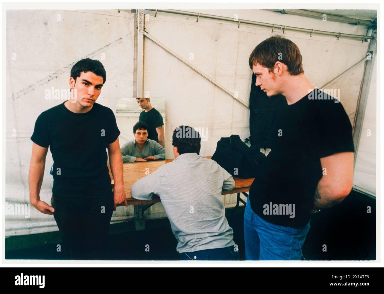STEREOPHONICS, ORIGINAL LINEUP, BACKSTAGE PORTRAIT, CARDIFF CASTLE, 1998: The original Stereophonics line-up backstage at Cardiff Castle for their first concert at the iconic venue in Cardiff, Wales, UK on 12 June 1998. Photo: Rob Watkins. Stock Photo