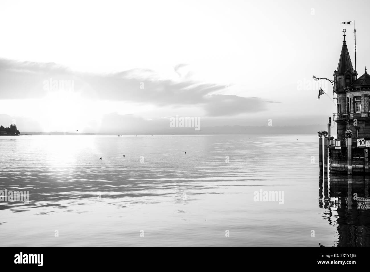 Description Beautiful sunrise view from Imperia statue to lighthouse