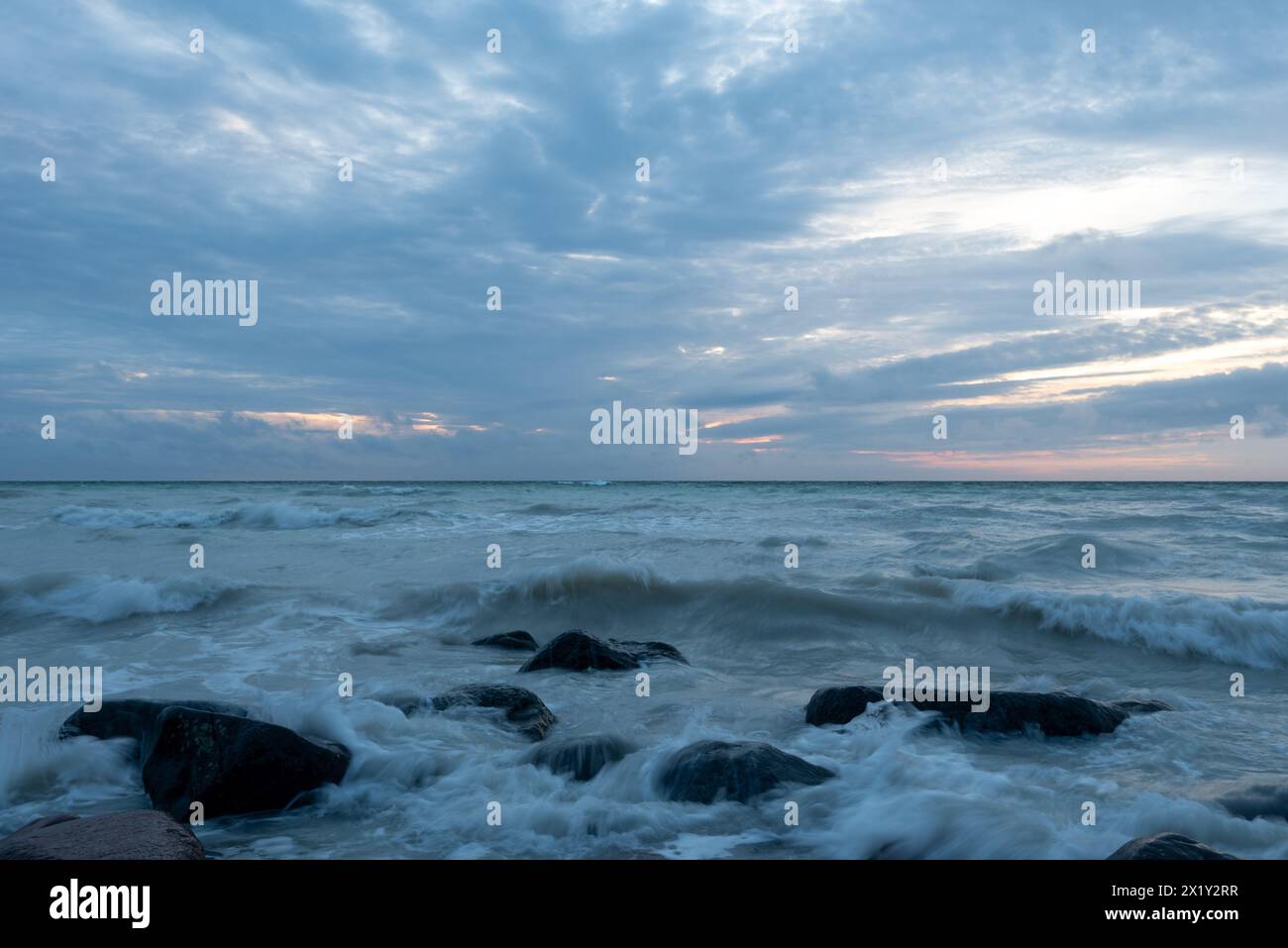 Sea waves on sunrise hi-res stock photography and images - Alamy