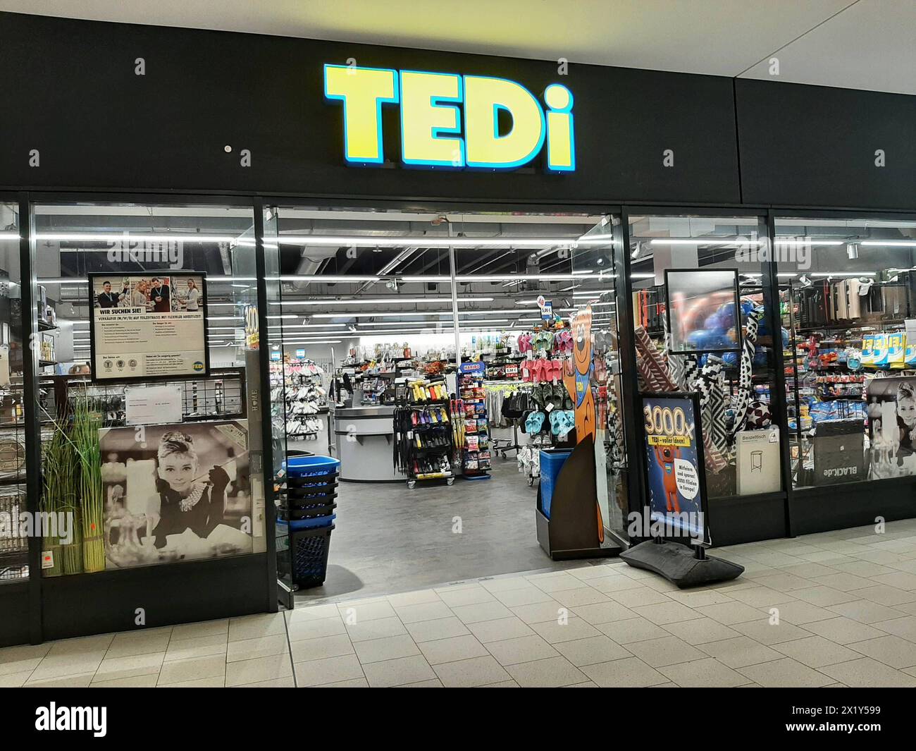 Tedi store hi res stock photography and images Alamy