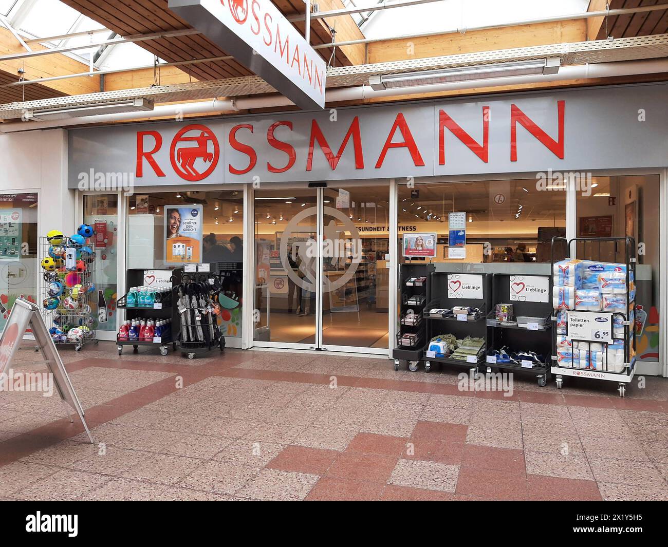 Umbau store hi-res stock photography and images - Alamy