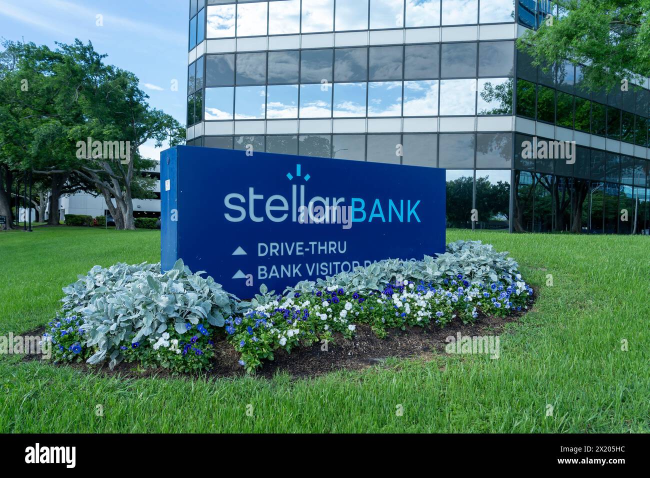 Stellar Bank office on Richmond Ave. in Houston, TX, USA. Stock Photo