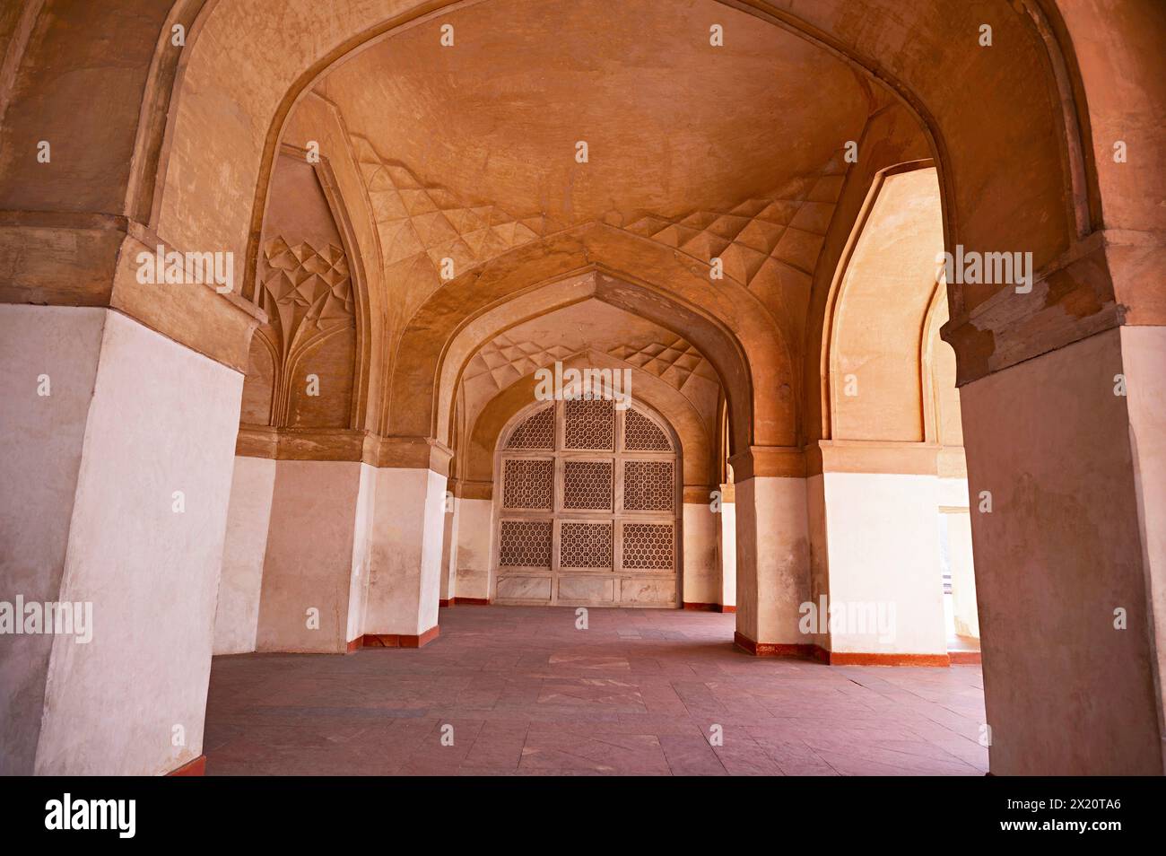 Circumferential gallery around the cenotaph, Akbar's Tomb, Sikandra, Agra, Uttar Pradesh, India Stock Photo