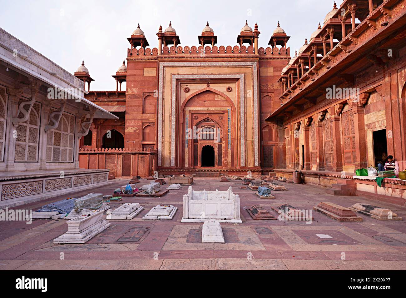 Small shrines and tombs, Jama Masjid courtyard, Fatehpur Sikri, Uttar Pradesh, India Stock Photo