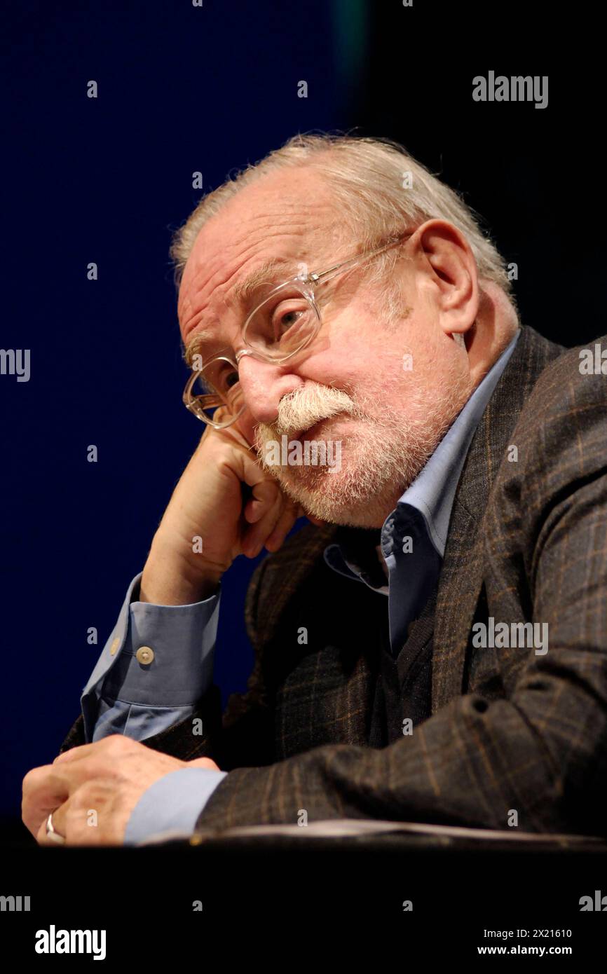 Fritz Rau bei einer Lesung aus seinem Buch 50 Jahre Backstage im ...