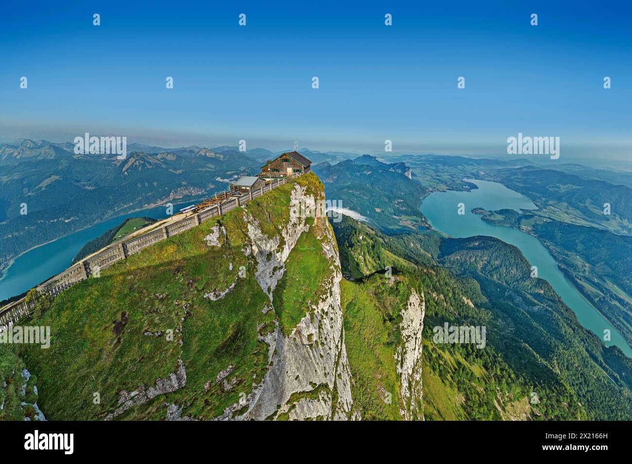 Himmelspfortenhütte on Schafberg with Wolfgangsee and Mondsee in the background, Himmelspforte, Schafberg, Salzkammergut Mountains, Salzkammergut, Upp Stock Photo