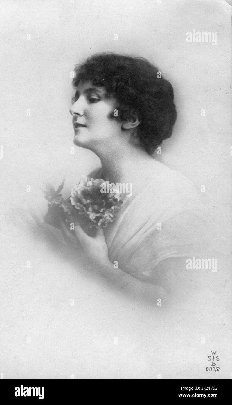 people, women, woman with flowers, picture postcard, circa 1910, ADDITIONAL-RIGHTS-CLEARANCE-INFO-NOT-AVAILABLE Stock Photo
