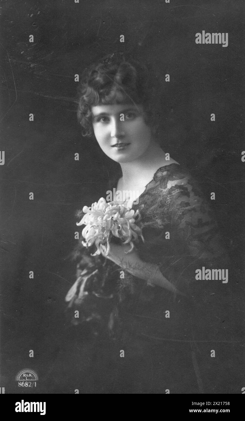 people, women, woman with flowers, picture postcard, circa 1910, ADDITIONAL-RIGHTS-CLEARANCE-INFO-NOT-AVAILABLE Stock Photo