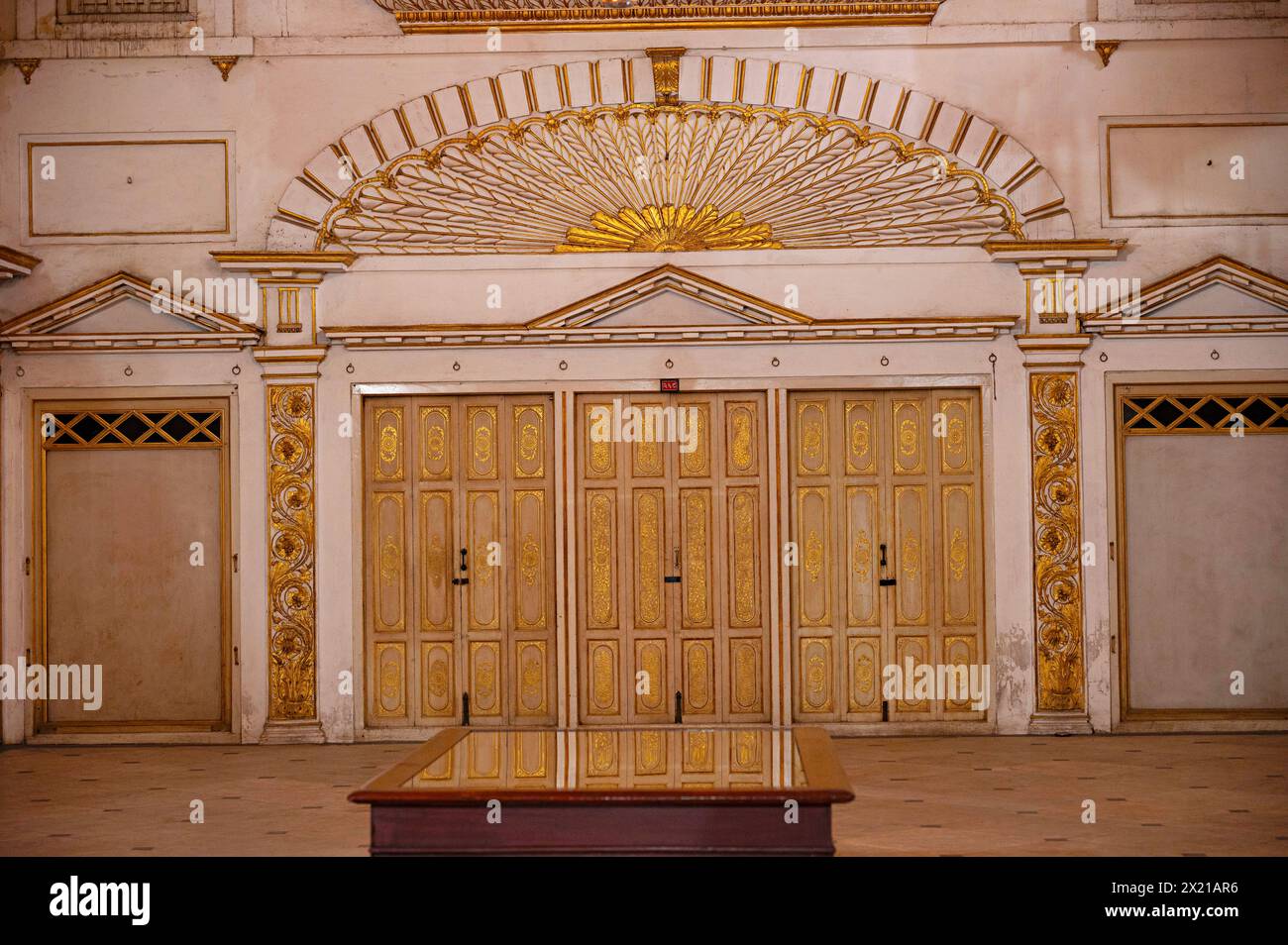 Interiors, Main hall, Moti Mahal, it was used as the Assembly Hall of ...