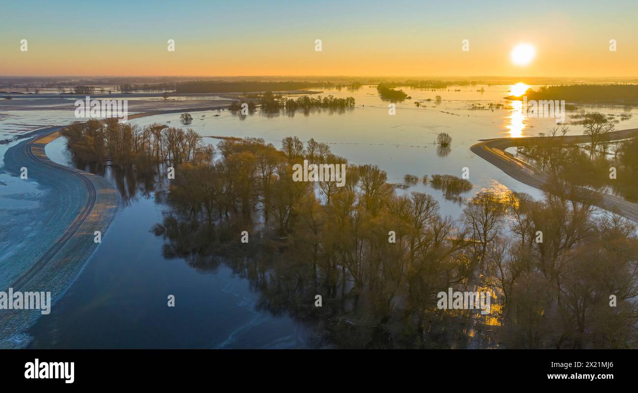 Aland-Elbe lowlands during winter floods of the Elbe in the evening, aerial view, Germany, Saxony-Anhalt, Aulosen Stock Photo