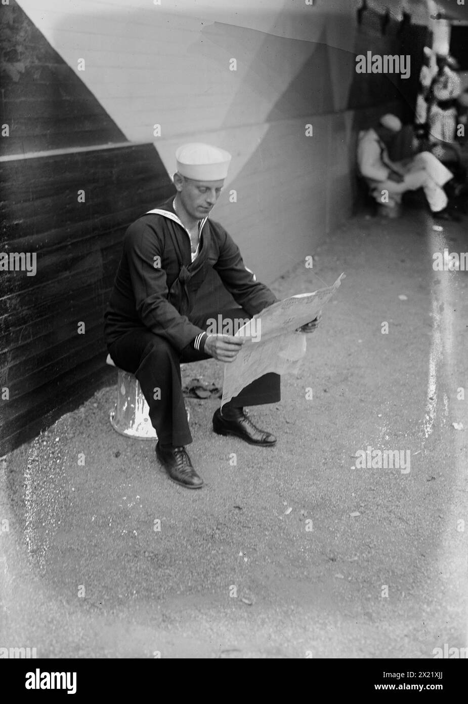 W.J. Reilly, 1917 or 1918. William J. Reilly, sergeant in the Navy and vaudeville performer, who recorded patriotic songs as &quot;Sailor Reilly&quot;. He is on the USS Recruit, a wooden mockup of a battleship built in Union Square, New York City by the Navy to recruit seamen and sell Liberty Bonds during World War I. Stock Photo