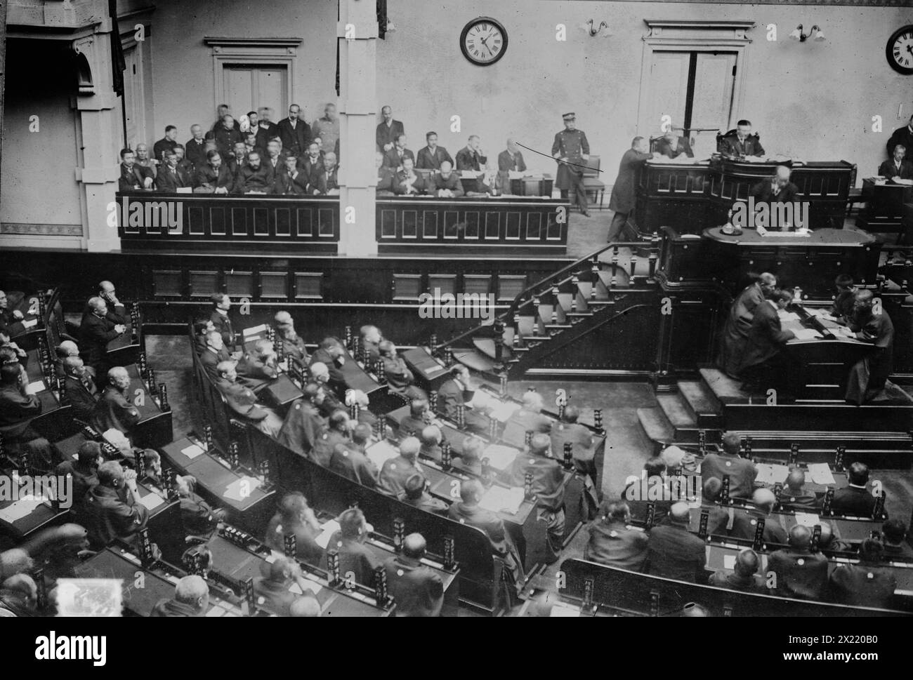 (Terauchi?) addressing Lower House, Japan, 1917. Probably shows