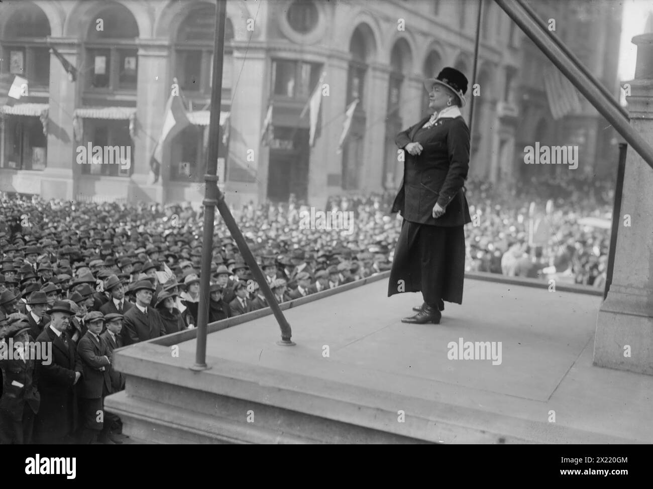 Ernestine SchumannHeink, between c1915 and c1920. Shows German
