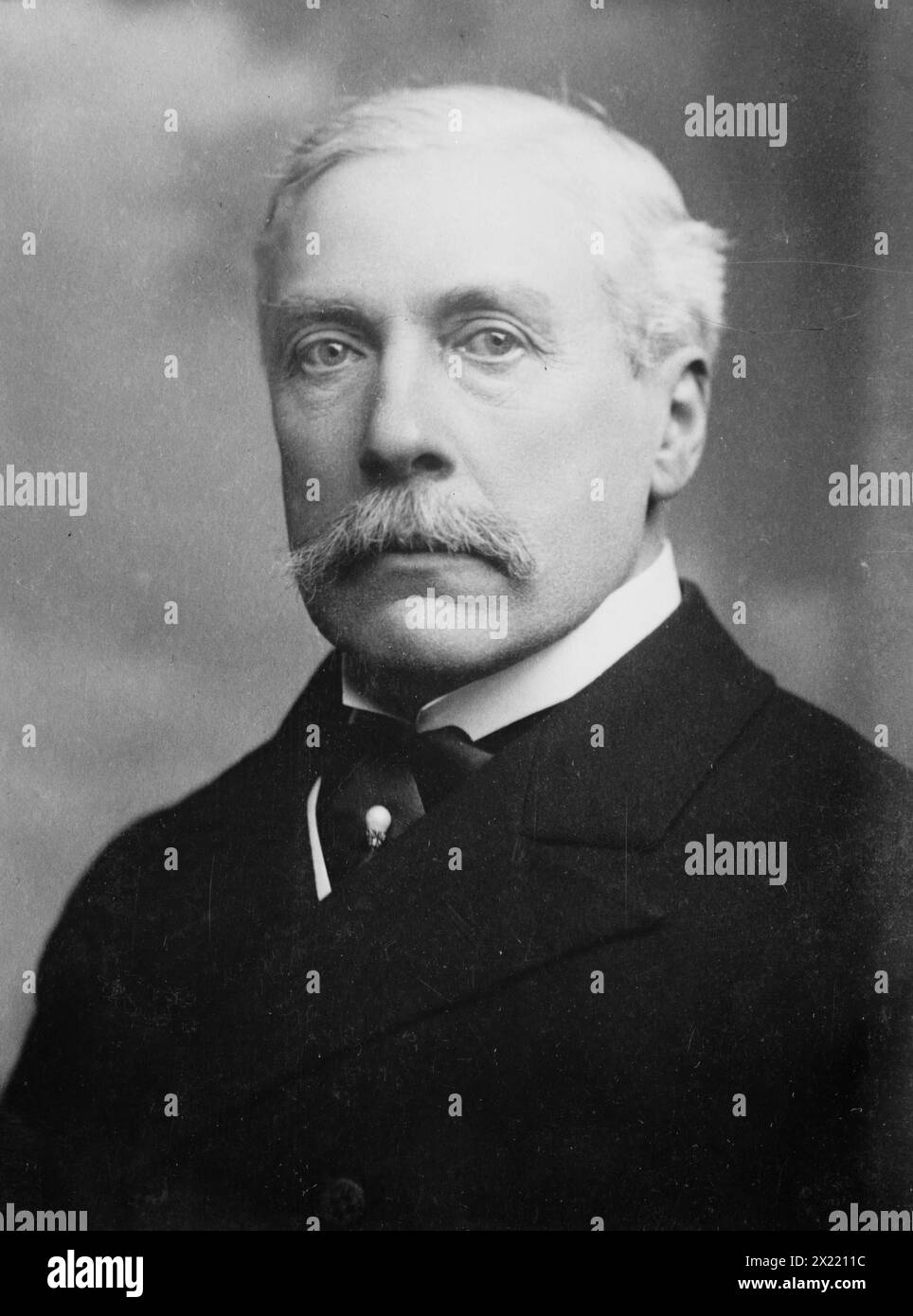 Sir F.L. Bertie, portrait bust, 1918 Stock Photo Alamy