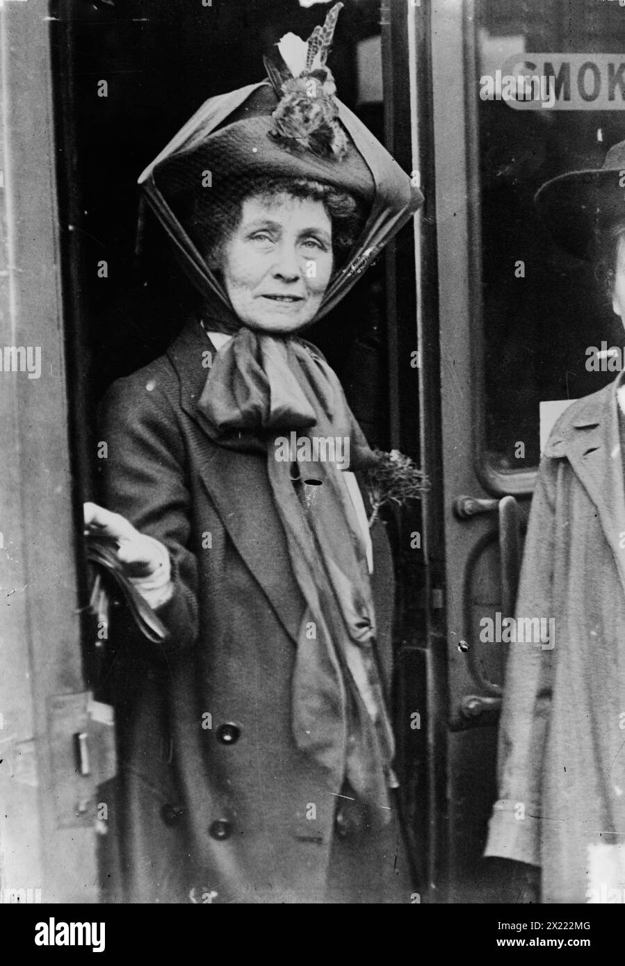 Mrs. Pankhurst in doorway, 1913. Stock Photo