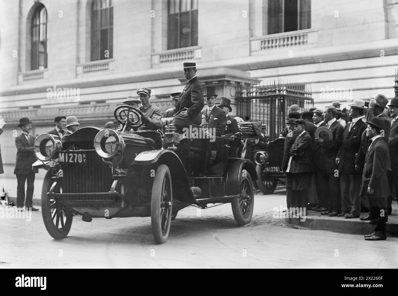 Taft's Auto leaving N.Y. Public Library, between c1910 and c1915. Stock Photo