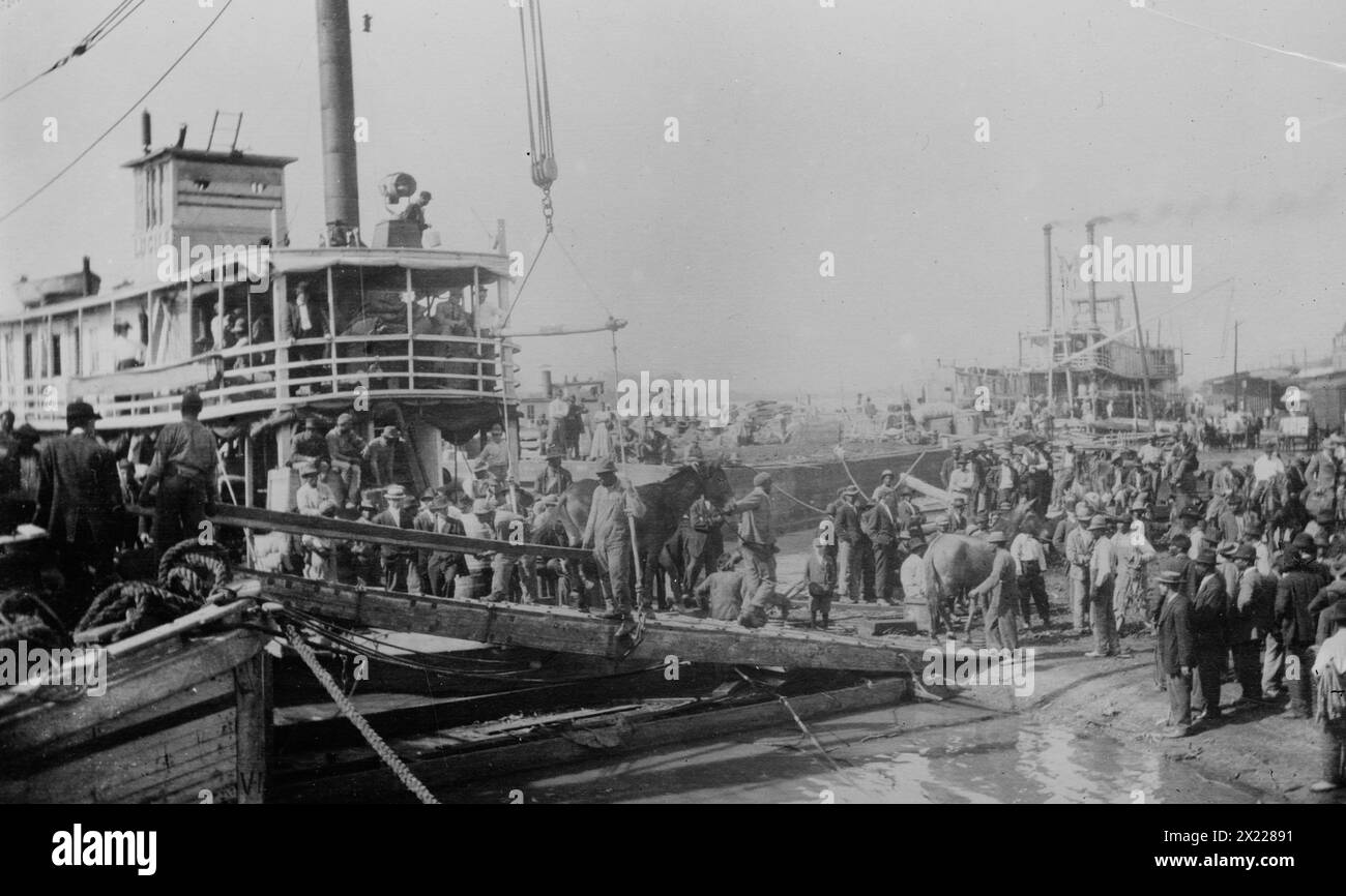 Louisiana Flood 1912 refugees saved by gov't [i.e. government] boat