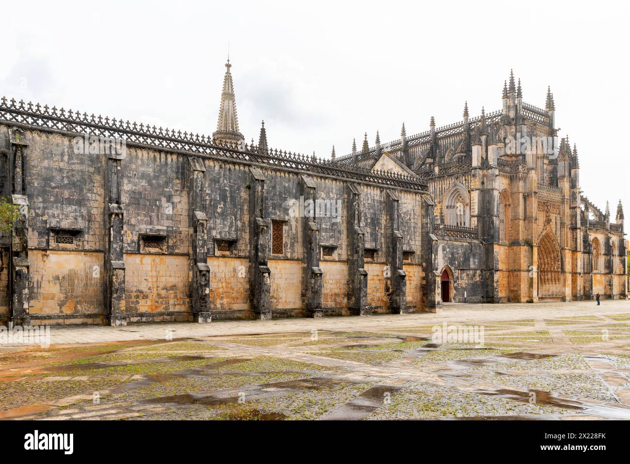 The main façade of the Dominican convent or Monastery of Batalha in the town of Batalha, Beira Litoral province, Portugal. Erected 1385 agter victory Stock Photo