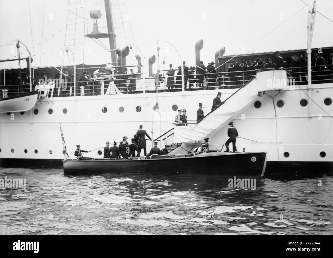 Taft boards MAYFLOWER, 1912. Shows President William Howard Taft boarding the presidential yacht, the Mayflower, for a naval review in New York City, October 14, 1912. Stock Photo