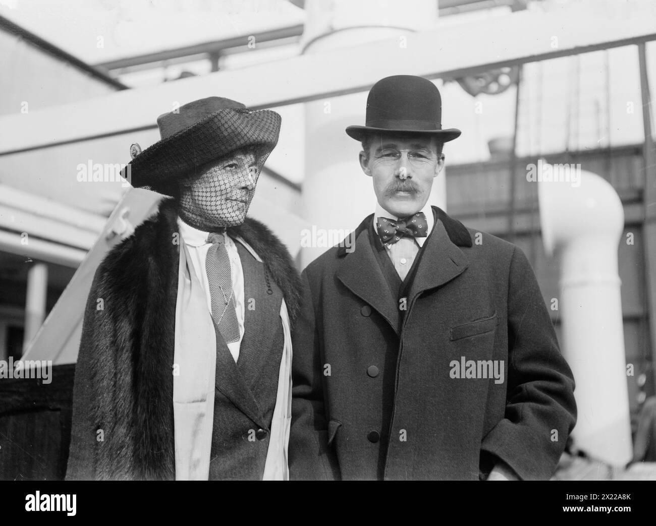 Lady Alan Johnstone, Amos Pinchot, between c1910 and c1915. Shows Lady Alan Johnstone (Antoinette Pinchot) with her brother, Amos Pinchot (1872-1944). Stock Photo