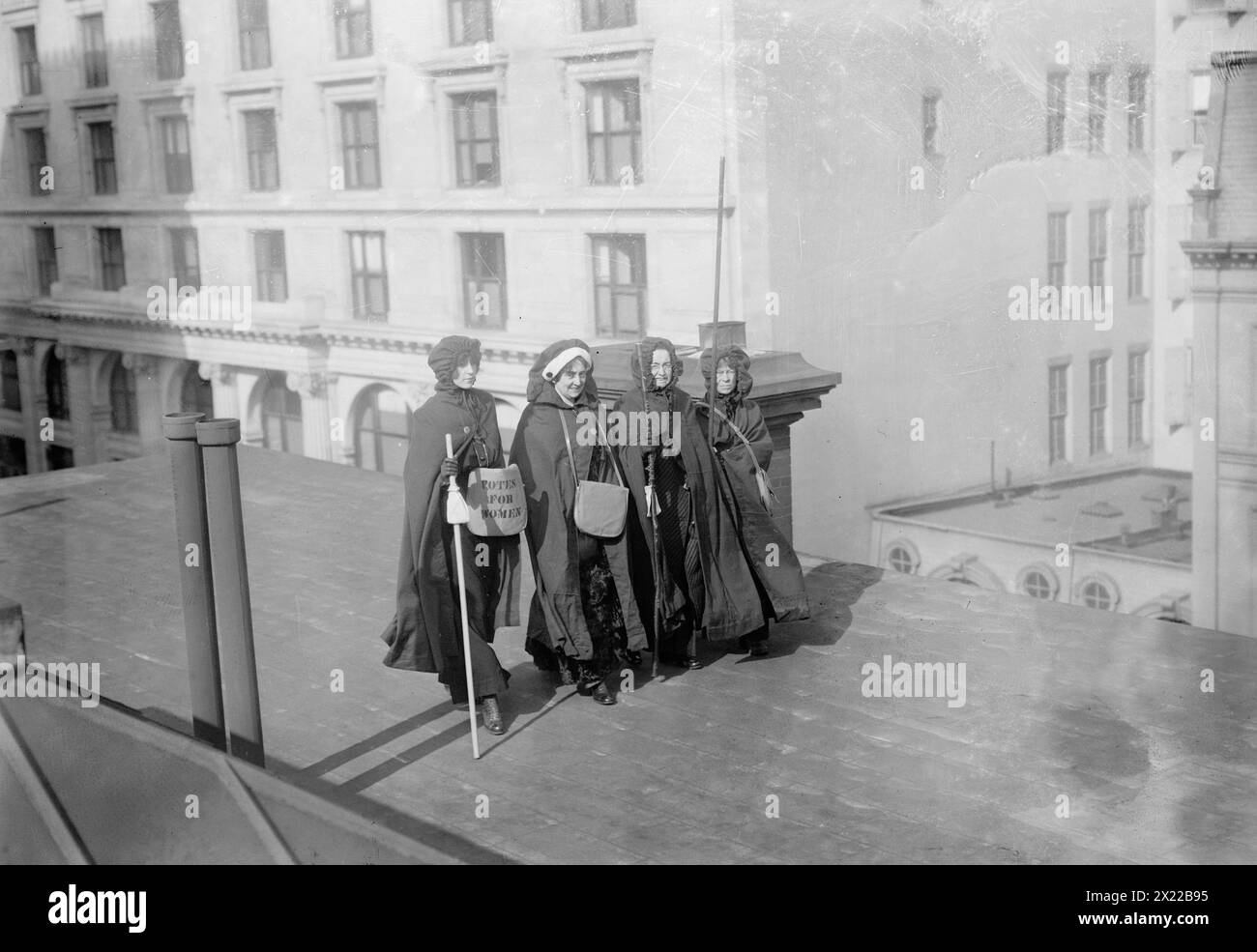 Washington suffrage hikers, 1913. Shows suffrage hikers who took part