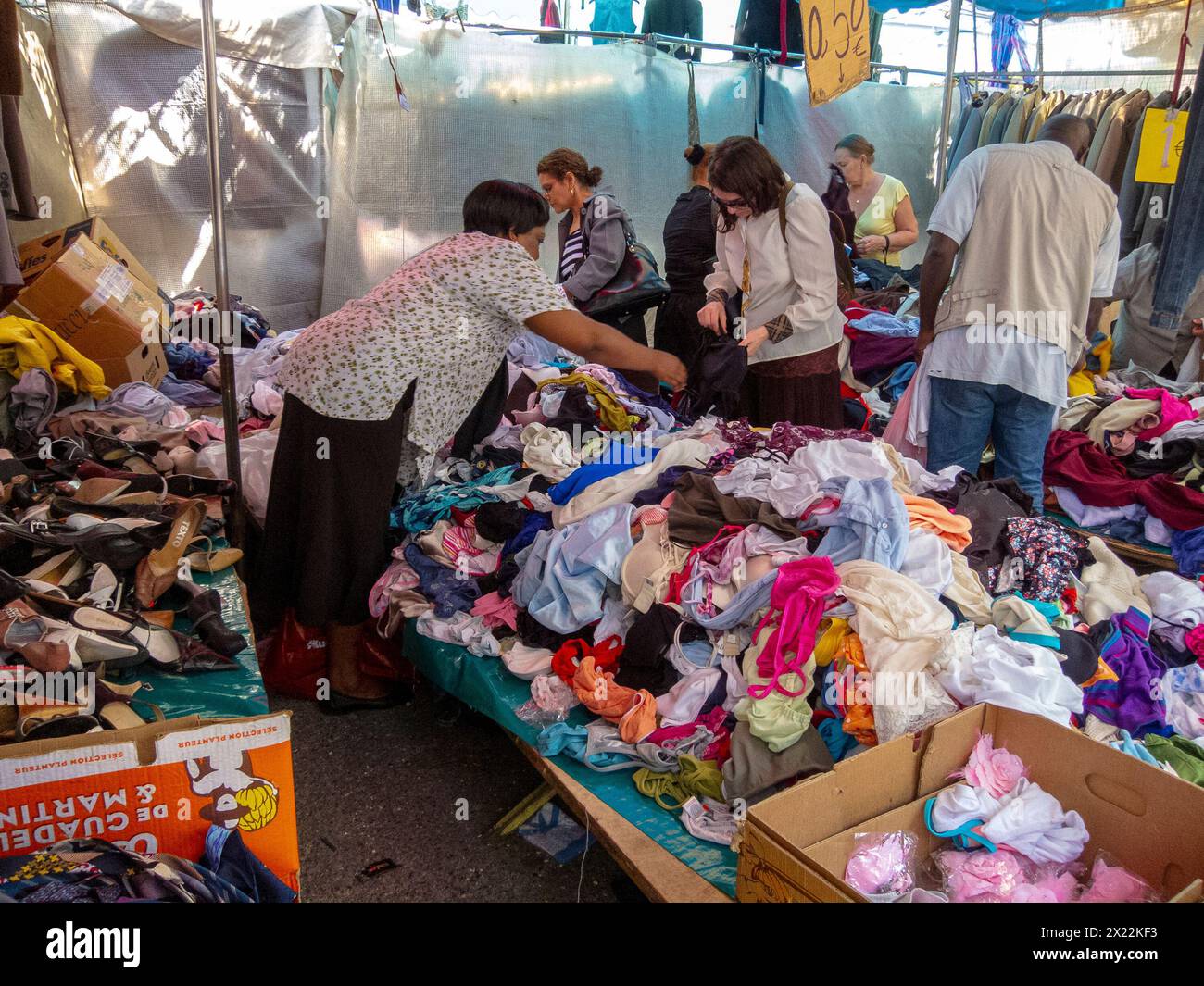 MONTREUIL (Paris), France, Medium Crowd People, Street Scene, Women Shopping for Used Vintage Clothing in Flea Market, Suburbs, Shoes Stock Photo