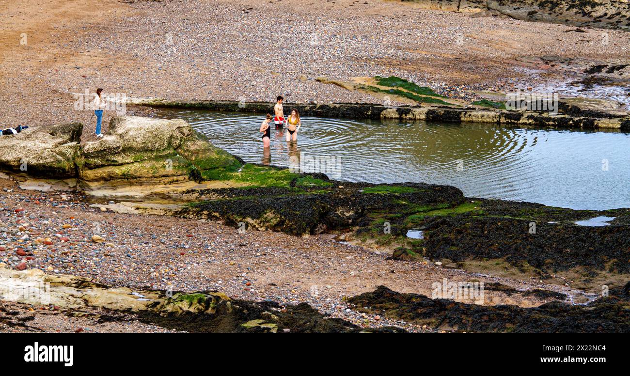Open air swimming pool hi-res stock photography and images - Alamy