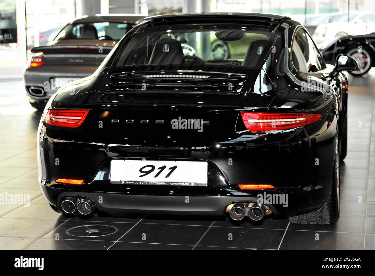 Grasso's Garage: Porsche 911 Carrera \u003d iconic status – Boston Herald, image size:1300x956
