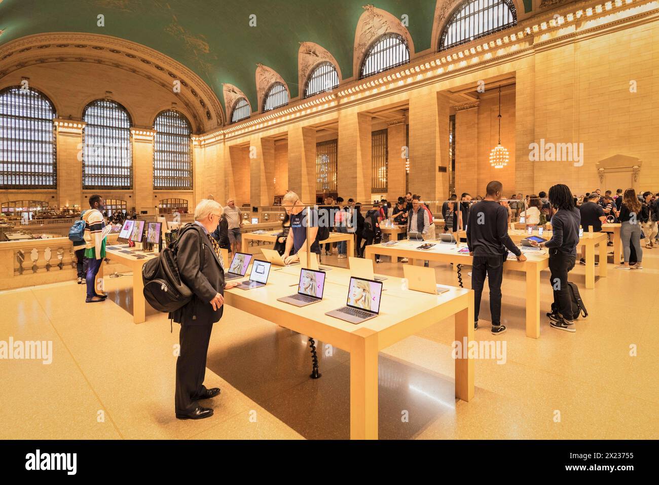 Apple Store, Grand Central Station, Manhattan, New York City, New York ...