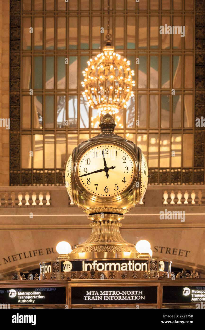 Bronze clock in the concourse of Grand Central Station, Manhattan, New York City, New York, USA, New York City, New York, USA Stock Photo