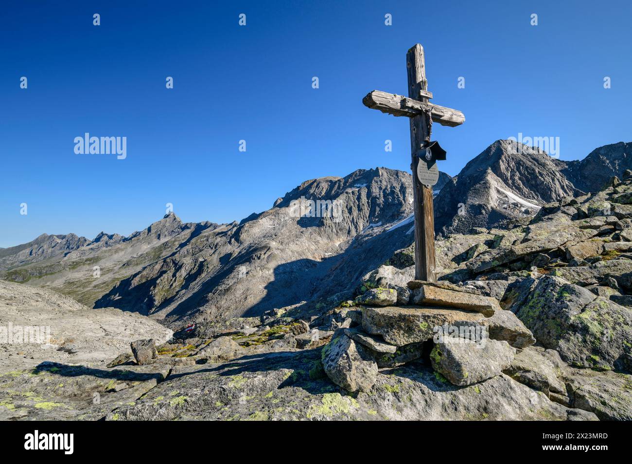 Wooden cross in Keilbachjoch, Zillertal Alps, Zillertal Alps Nature Park, Tyrol, Austria Stock Photo