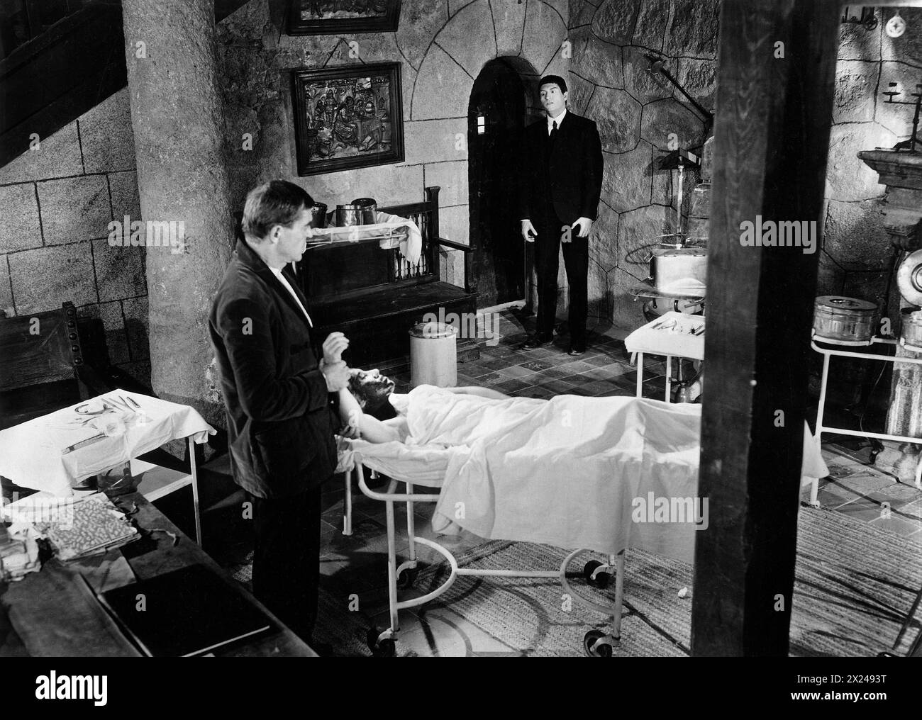 Howard Vernon (left), on-set of the Spanish-French film, "The Awful Dr. Orlof", original Spanish title", "Gritos en la noche," Delta Films, 1962 Stock Photo