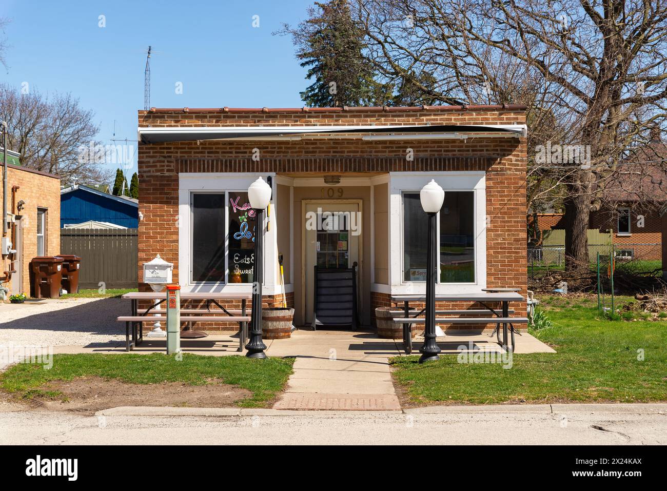 Marengo, Illinois - United States - April 8th, 2024: Exterior of downtown building and storefront in Marengo, Illinois, USA. Stock Photo
