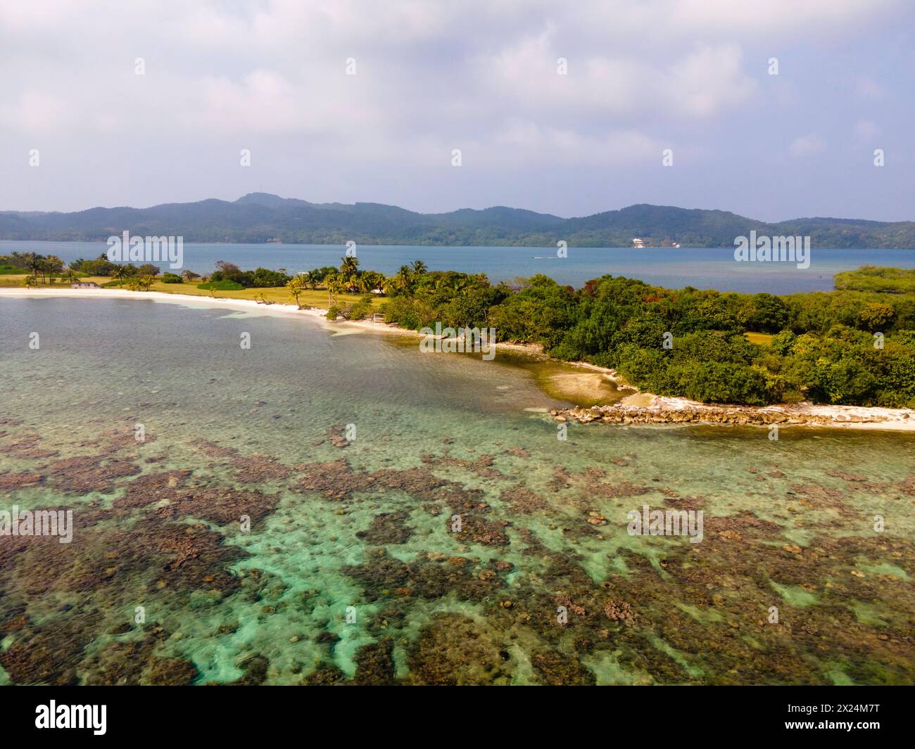 Aerial photograph of Fort Cay, Roat‡n, Honduras Stock Photo Alamy