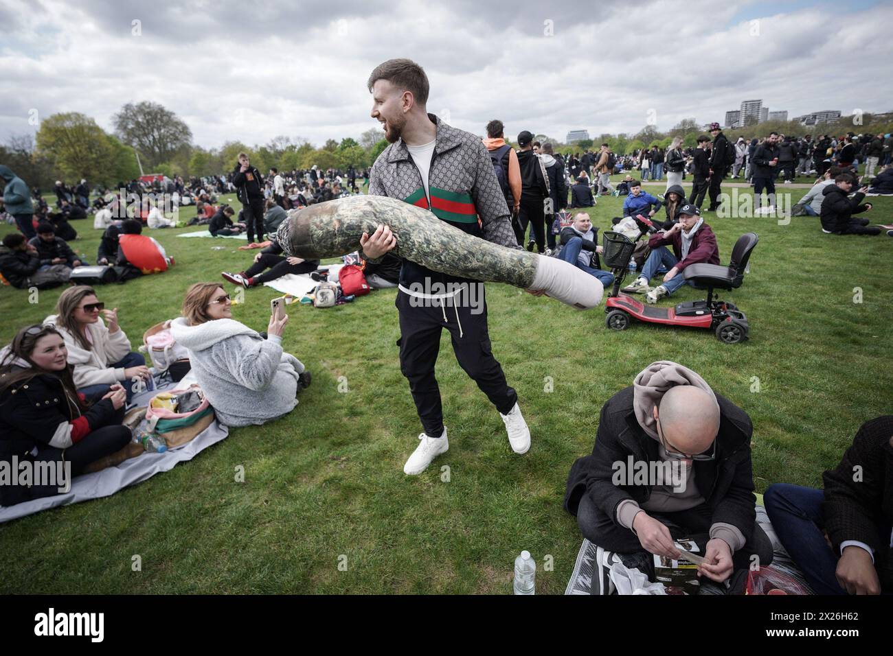 London, UK. 20th April, 2024. 420 Pro-Cannabis Celebrations in Hyde Park. Hundreds join the annual 4/20 meet-up in Hyde Park to commit an act of mass disobedience by smoking cannabis and its variants in a protest against the current laws criminalising recreational users. Credit: Guy Corbishley/Alamy Live News Stock Photo