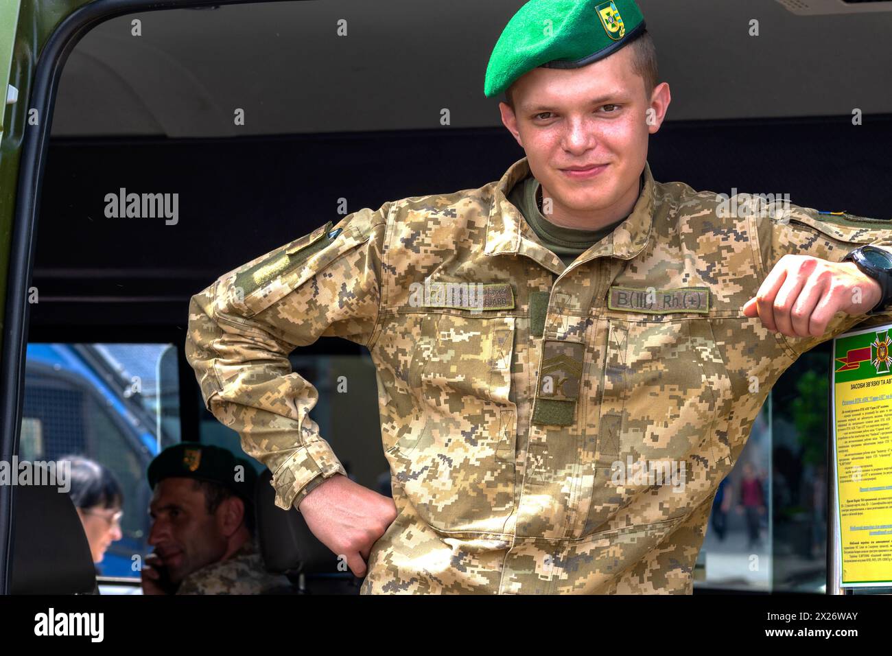 Green beret uniform hi-res stock photography and images - Alamy
