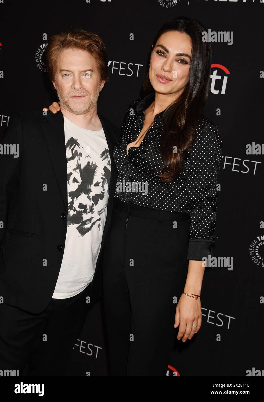 HOLLYWOOD, CALIFORNIA - APRIL 19: (L-R) Seth Green and Mila Kunis ...