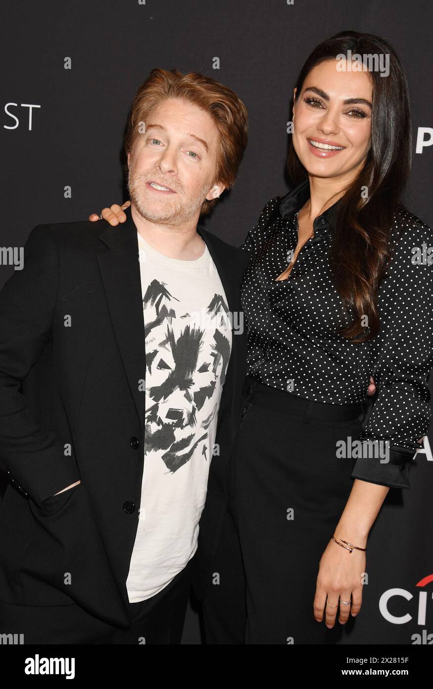HOLLYWOOD, CALIFORNIA - APRIL 19: (L-R) Seth Green and Mila Kunis ...