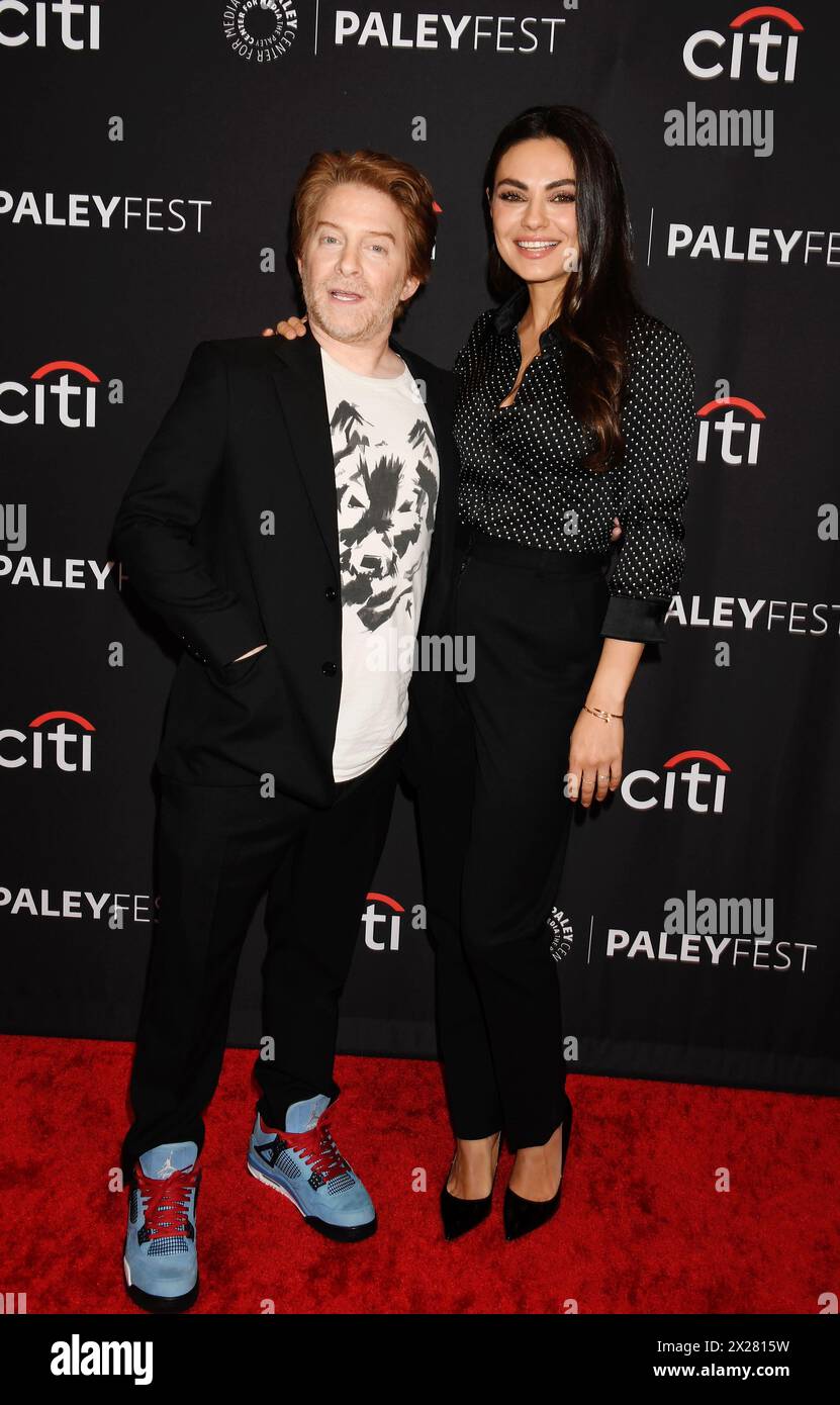 HOLLYWOOD, CALIFORNIA - APRIL 19: (L-R) Seth Green and Mila Kunis ...