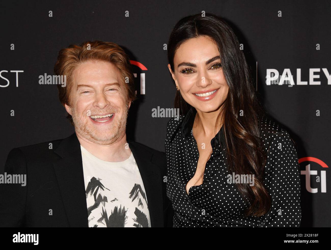 HOLLYWOOD, CALIFORNIA APRIL 19 (LR) Seth Green and Mila Kunis
