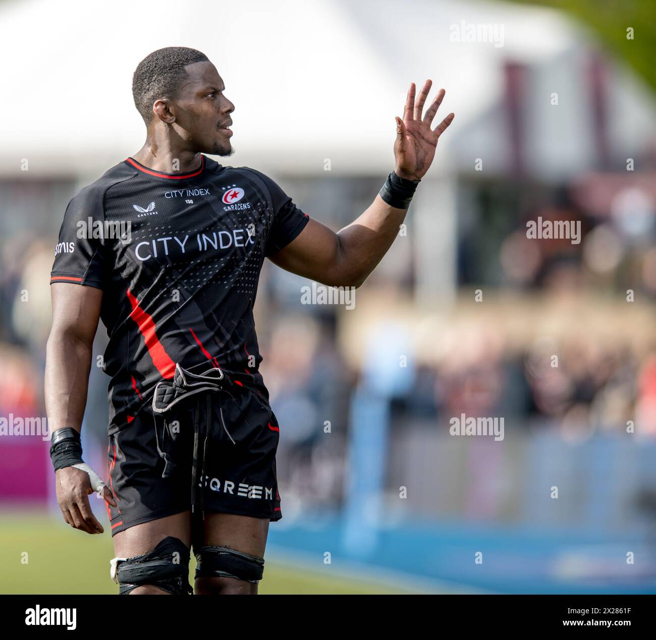 London, UK. 20th Apr, 2024. Mary Itoje of Saracens acknowledges the home supporters after the Gallagher Premiership Rugby match between Saracens and Gloucester at the StoneX Stadium, London, England on 20 April 2024. Photo by Phil Hutchinson. Editorial use only, license required for commercial use. No use in betting, games or a single club/league/player publications. Credit: UK Sports Pics Ltd/Alamy Live News Stock Photo